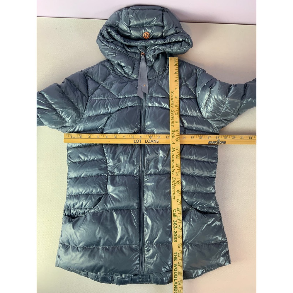 Lululemon Fluffin Awesome Down Jacket Hoodie Size 8 Bluish Gray Silver - Picture 3 of 6